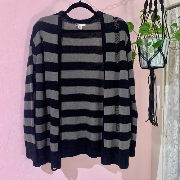 Volcom ~ striped cardigan ~ S - Picture 7 of 12